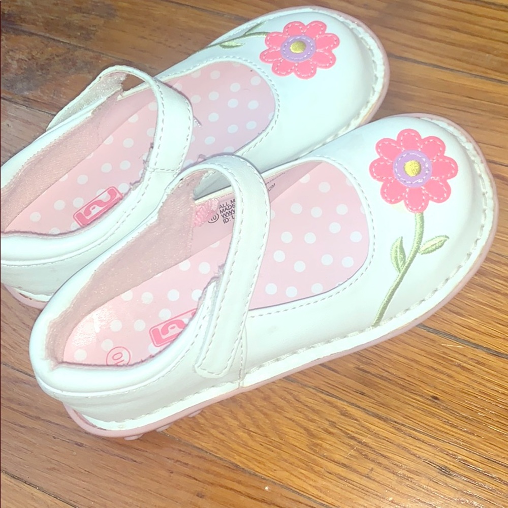 Little girls white flower shoes